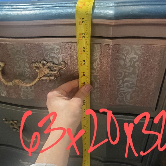 ANTIQUE THOMASVILLE FRENCH PROVENCIAL 9 drawer dresser - Picture 6 of 16